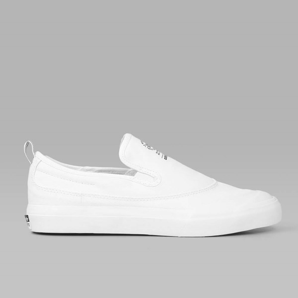 white adidas matchcourt slip on