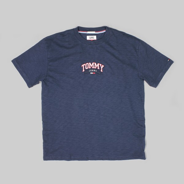 TOMMY JEANS COLLEGE EMB PREMIUM T-SHIRT NAVY GREEN 