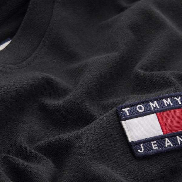 TOMMY JEANS BADGE SS T-SHIRT BLACK 